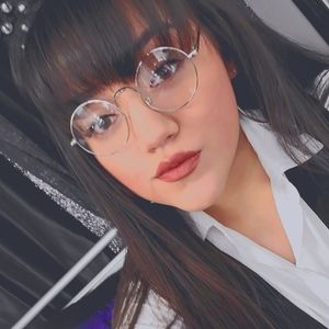 Meet your Posher, Aly